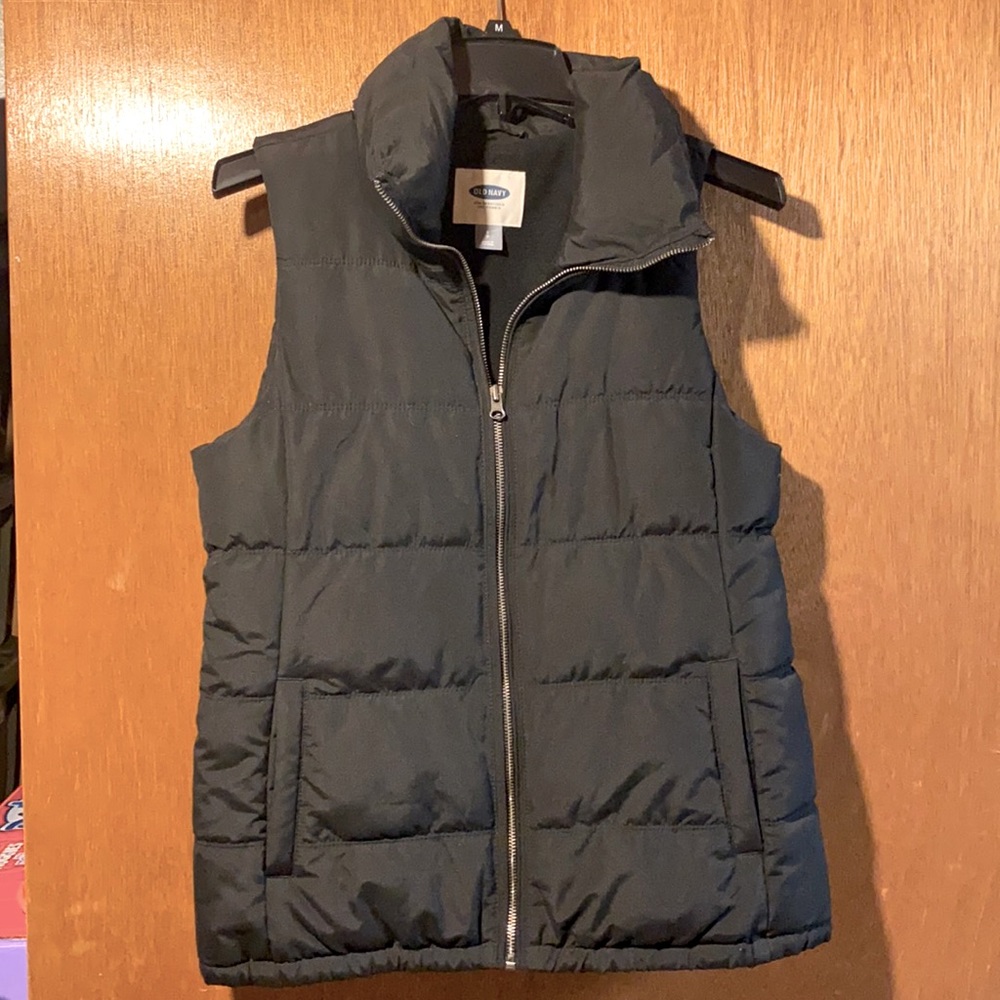 Old Navy Women’s Puffer Vest - Black